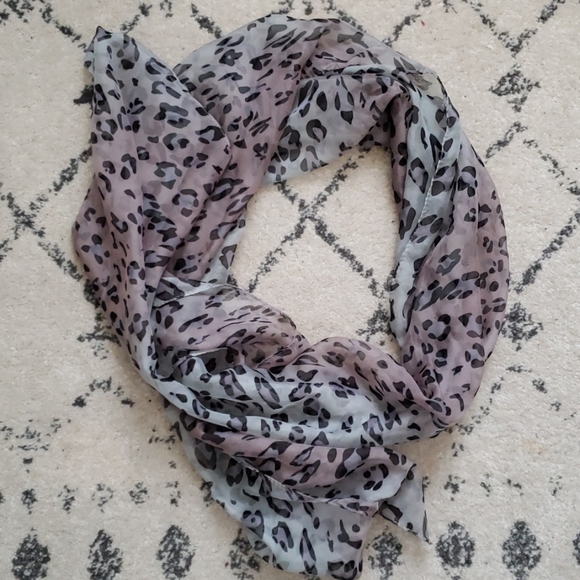 Scarf - Picture 1 of 2